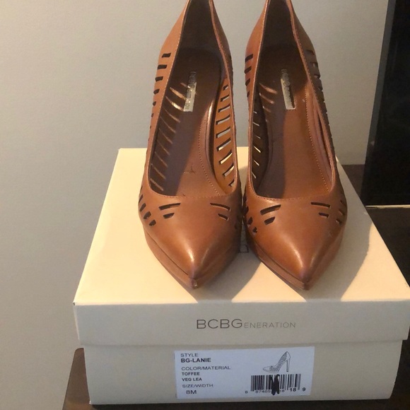 BCBG Tan High-heel - Picture 2 of 2